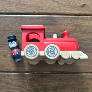 Hearth and Hand peg pal train